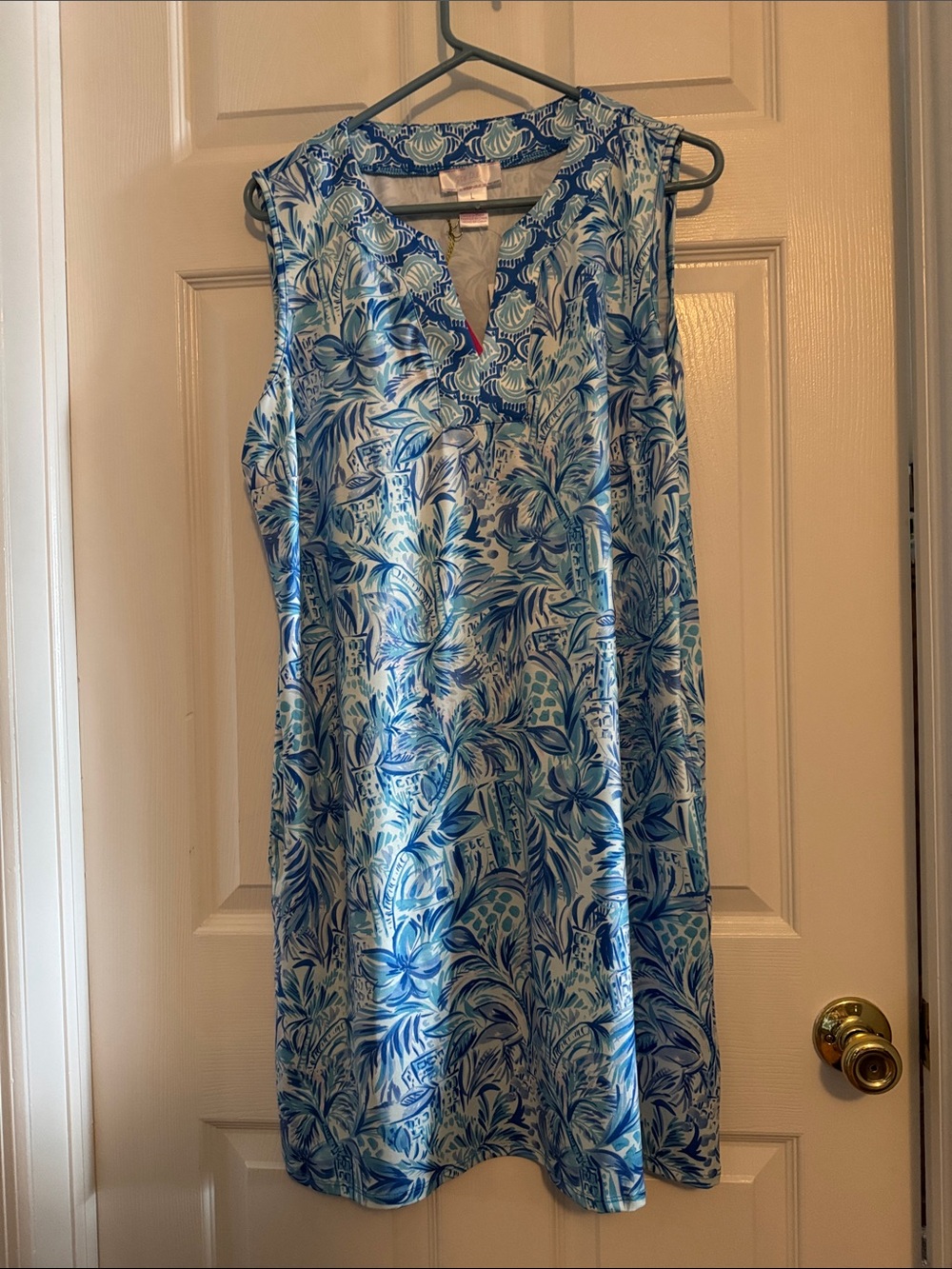 Sleeveless Midi Dress in Blue & White Tropical Print. Large.